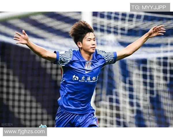 足球哥的传奇之路从草根到巅峰的奋斗与荣耀